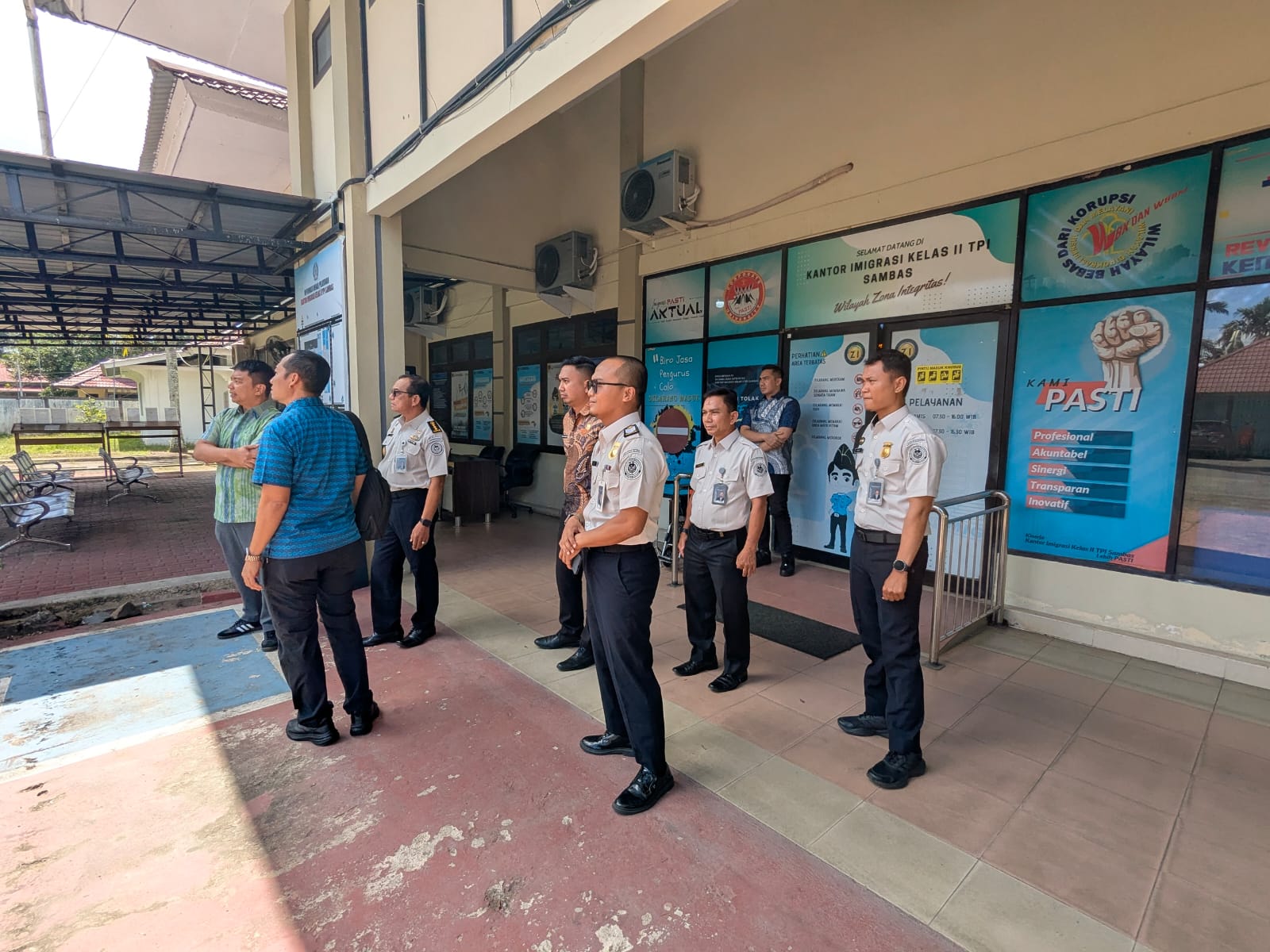 Pembinaan, Pengendalian, dan Pengawasan Teknis Keimigrasian di Kantor Imigrasi Kelas II TPI Sambas